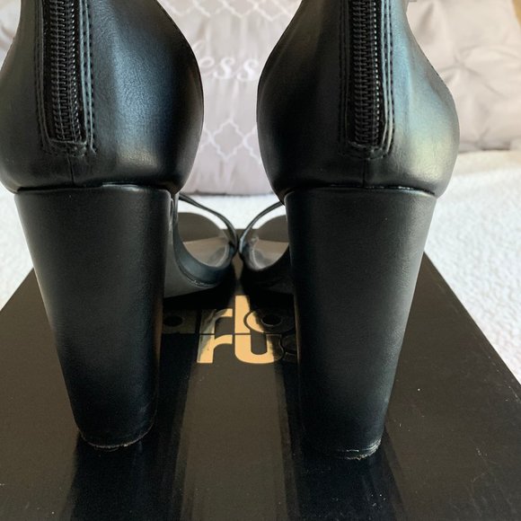 Charlotte Russe Black Sandal - Picture 5 of 7